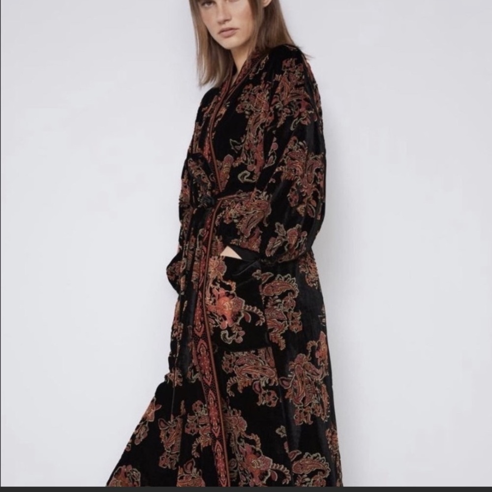 Zara Velvet trim kimono/duster